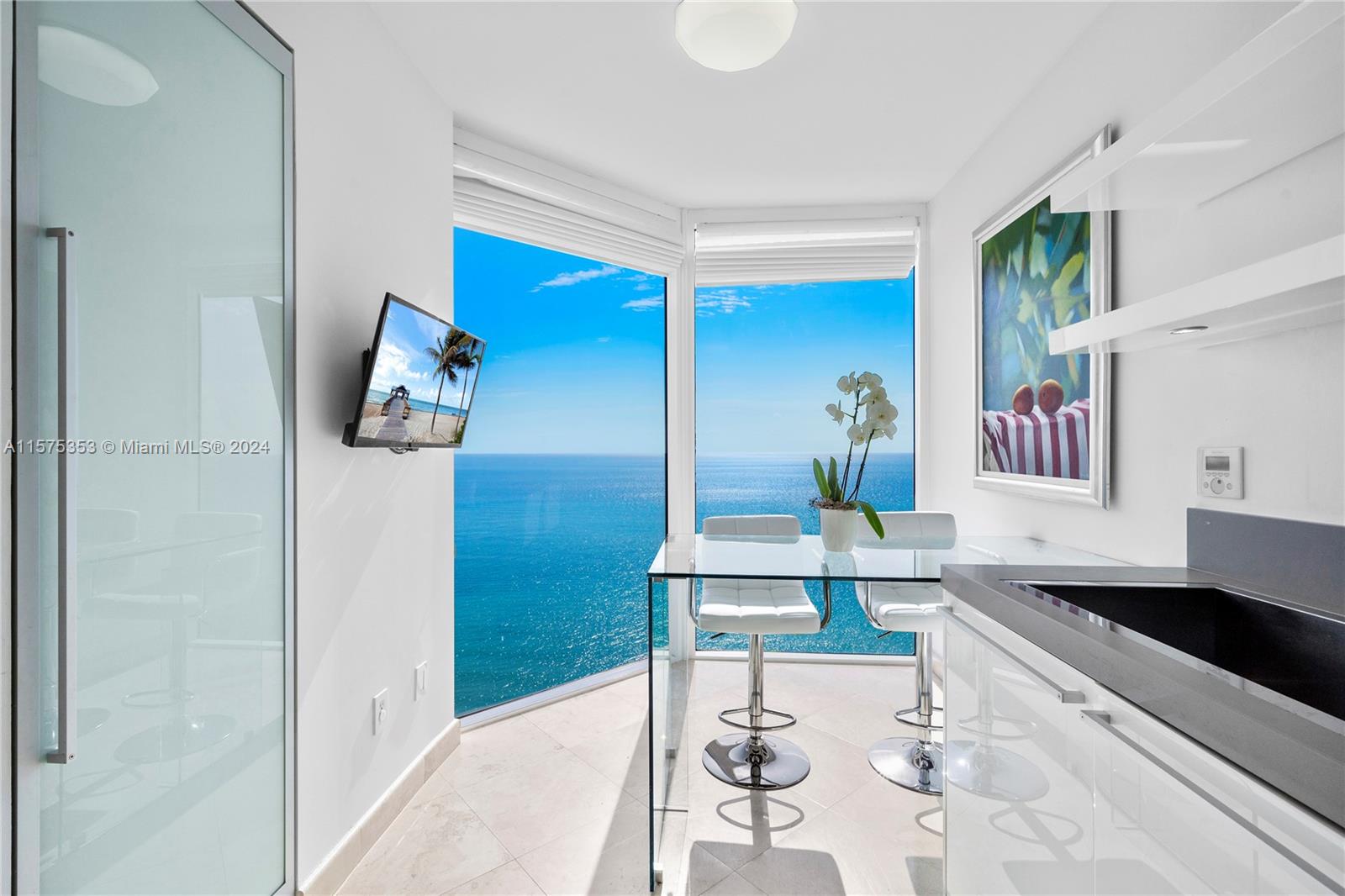 BLUE DIAMOND CONDO - Residential Lease