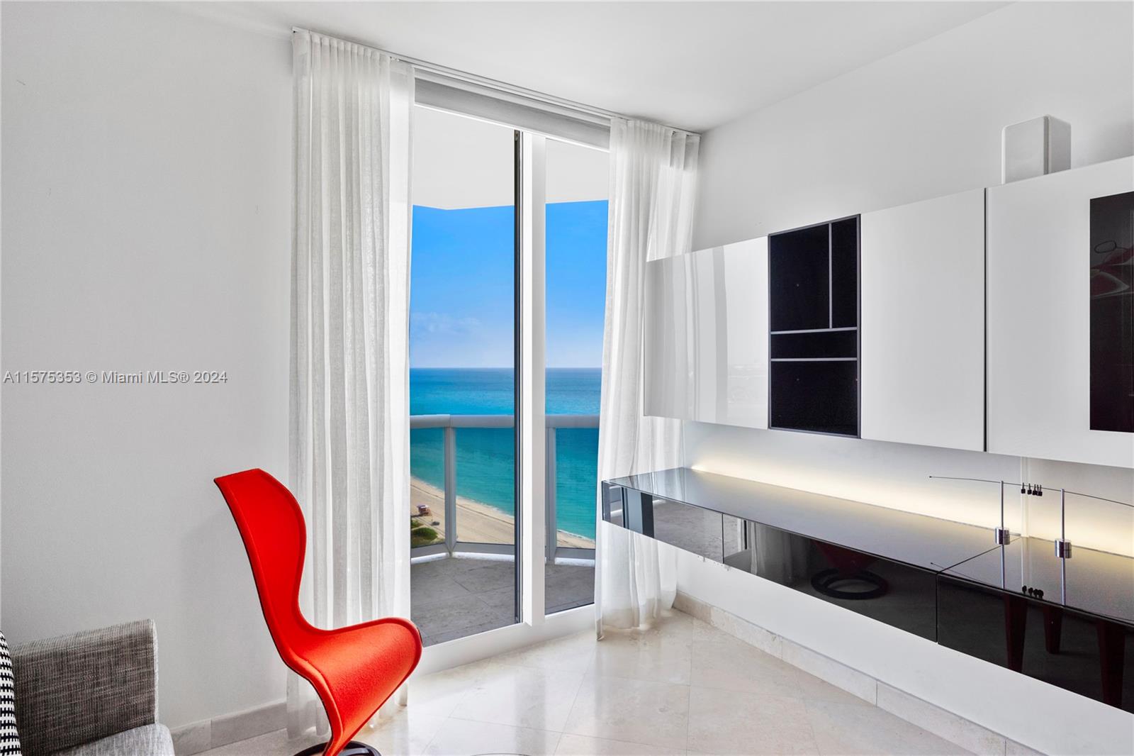 BLUE DIAMOND CONDO - Residential Lease