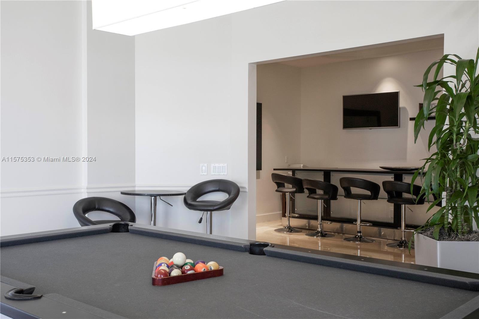 BLUE DIAMOND CONDO - Residential Lease