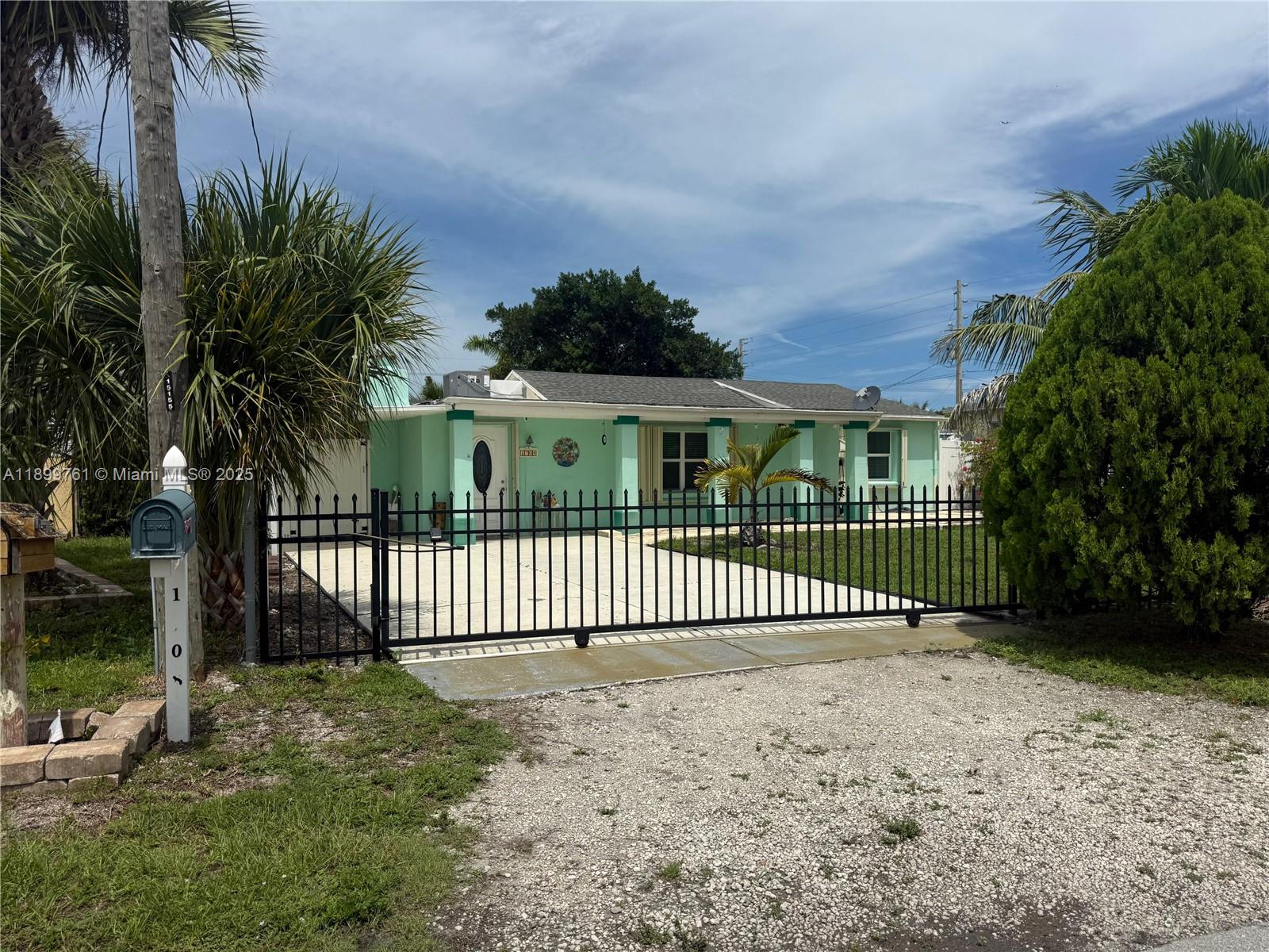 FORT PIERCE BEACH - Residential Lease
