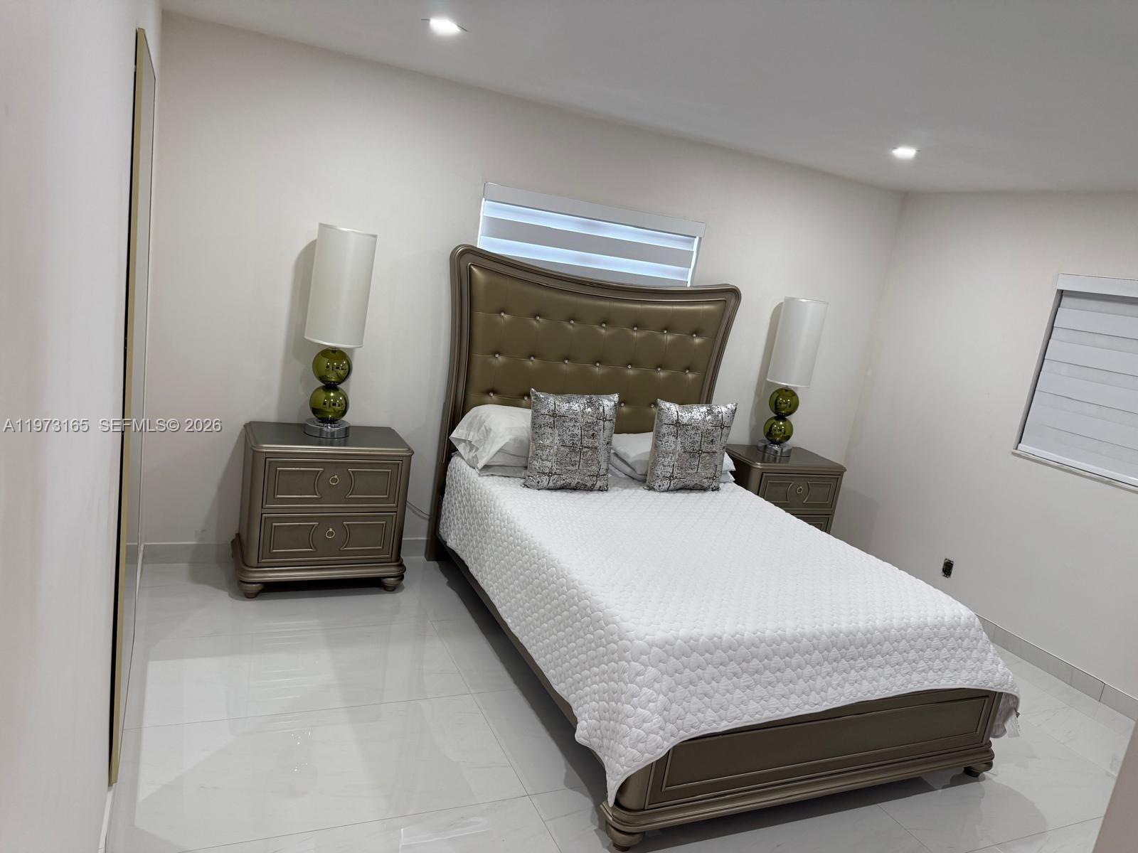 ROYAL PALM LAKE ESTATES - Residential