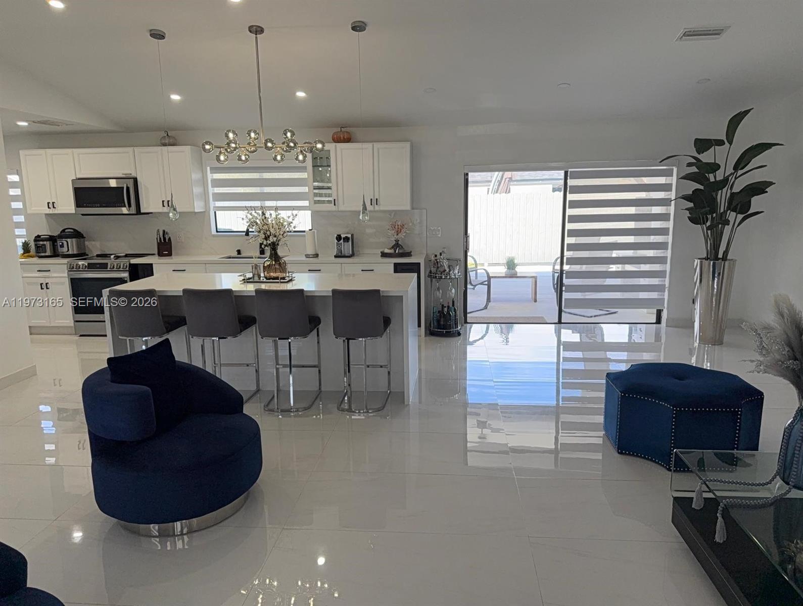 ROYAL PALM LAKE ESTATES - Residential