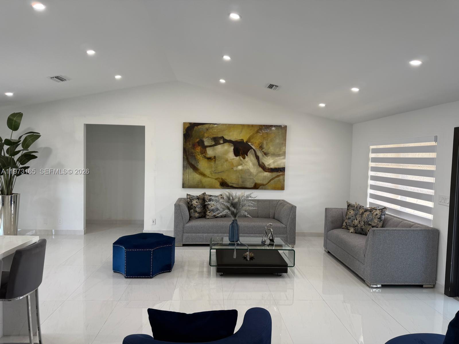 ROYAL PALM LAKE ESTATES - Residential