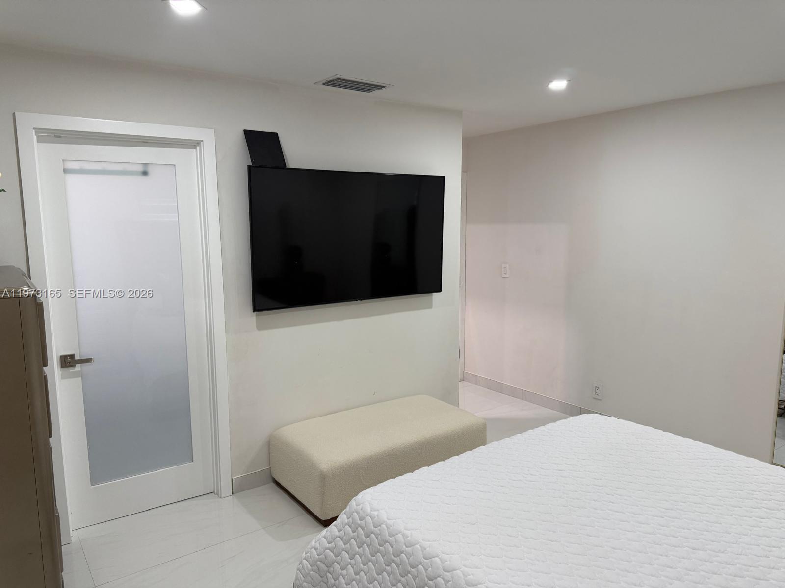 ROYAL PALM LAKE ESTATES - Residential