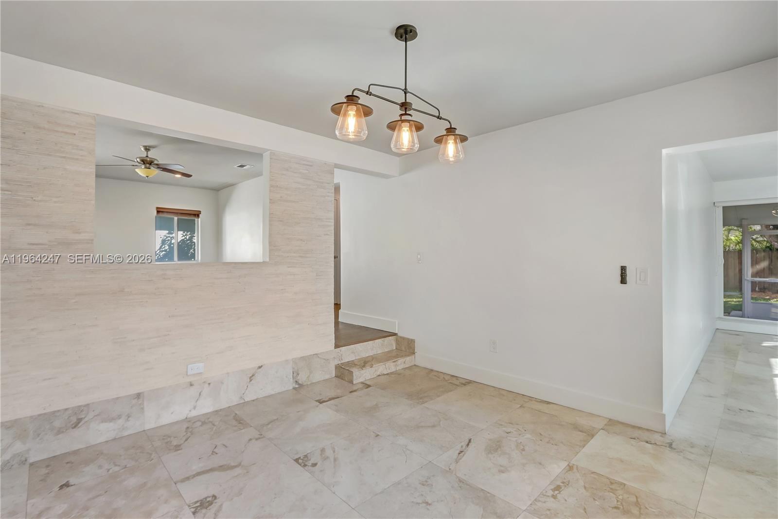 CORAL GROVES - Residential