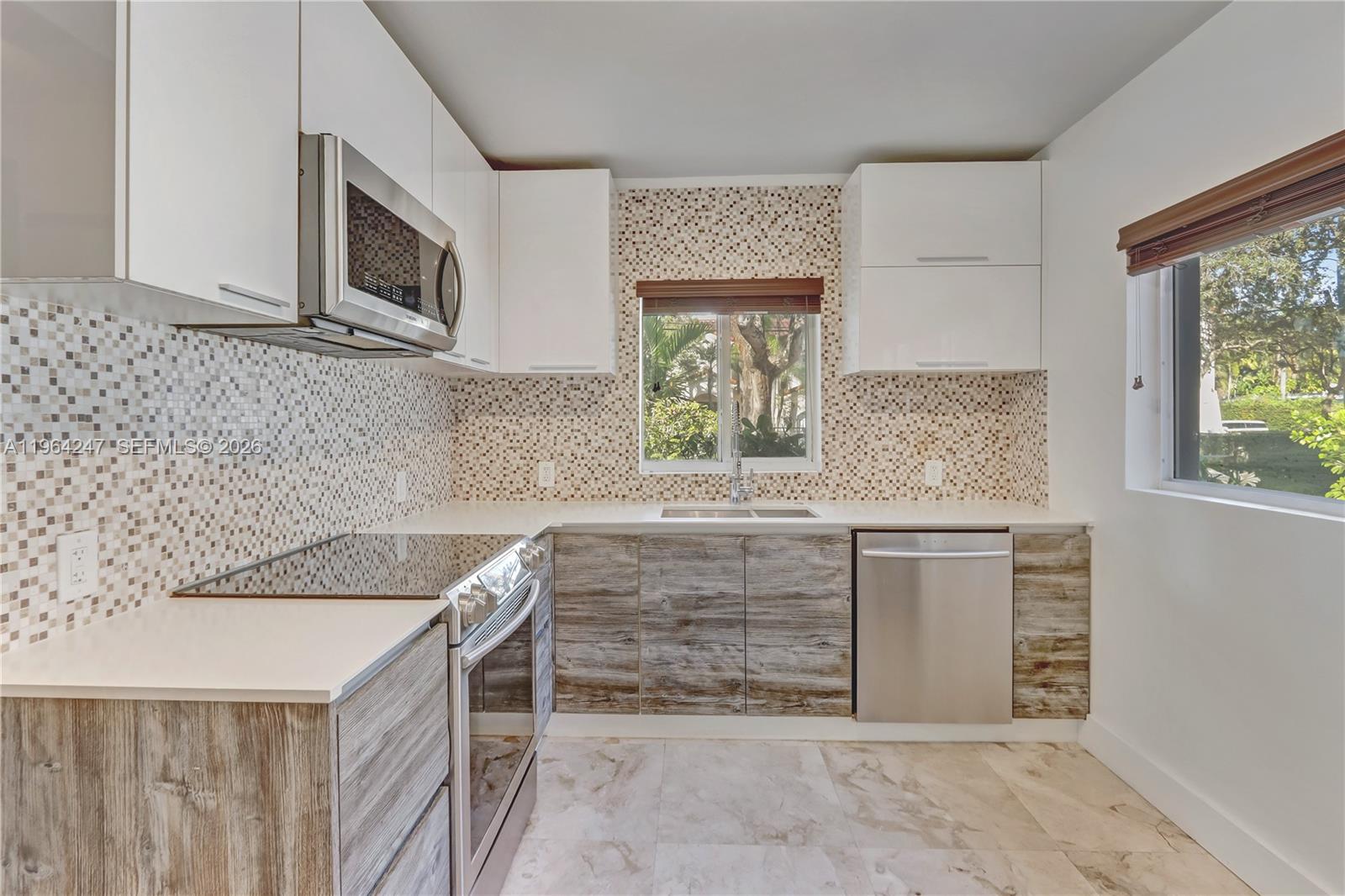 CORAL GROVES - Residential