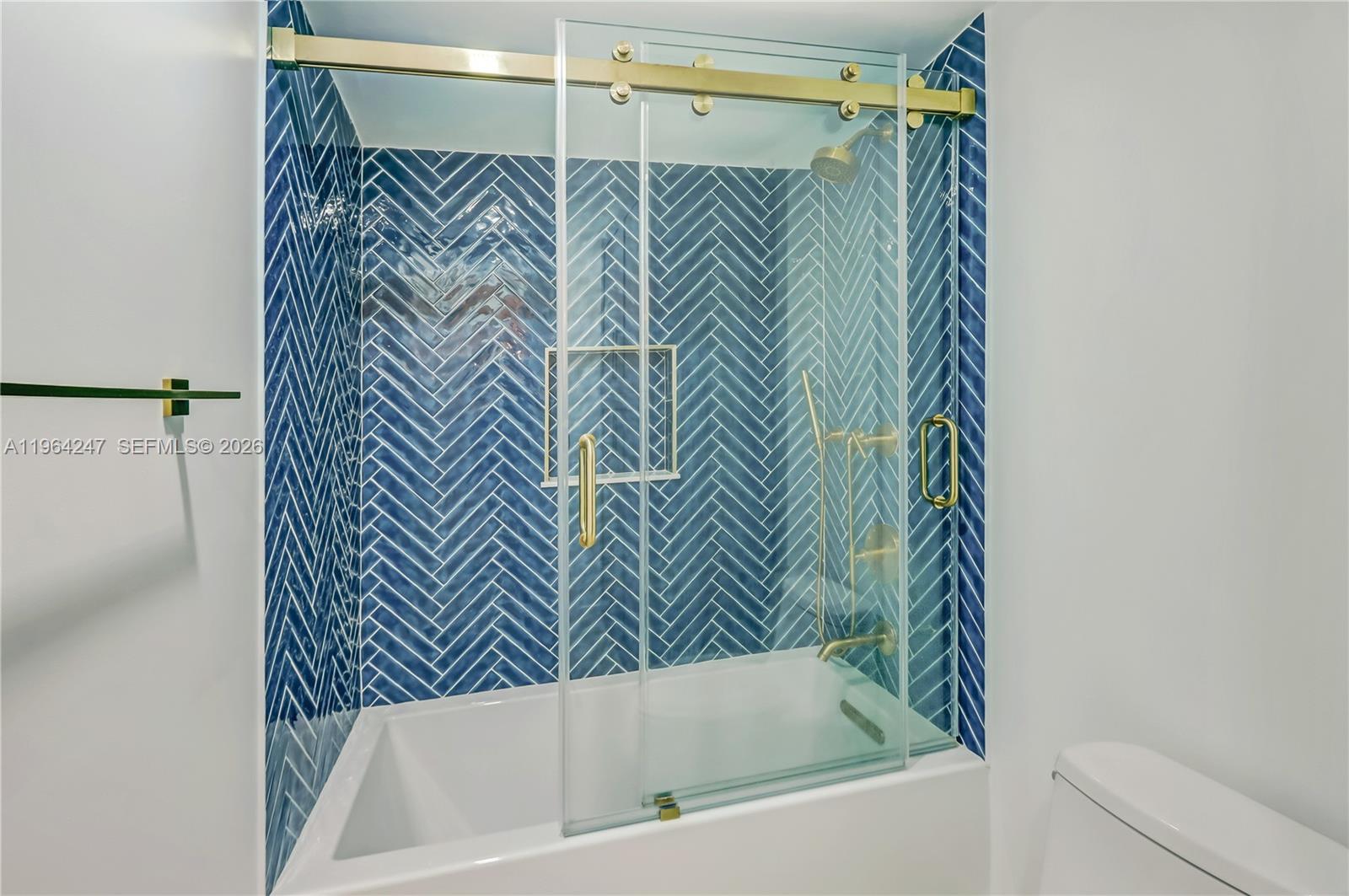 CORAL GROVES - Residential