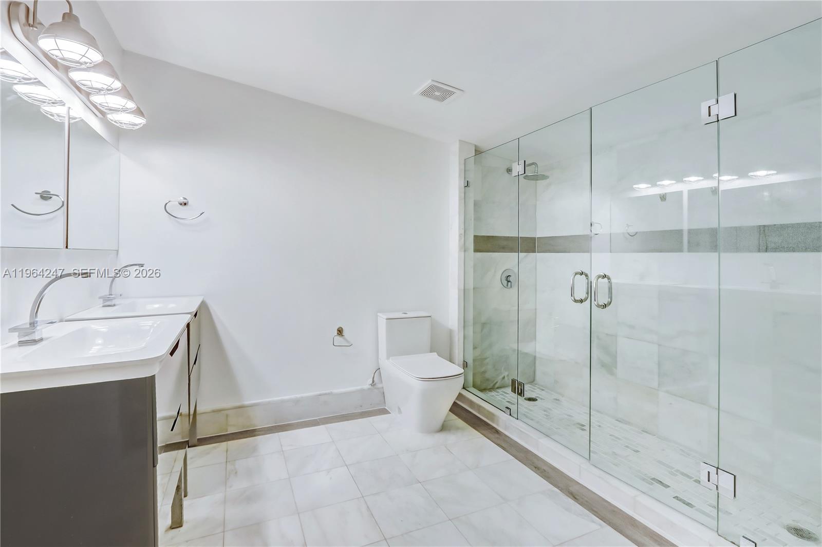 CORAL GROVES - Residential