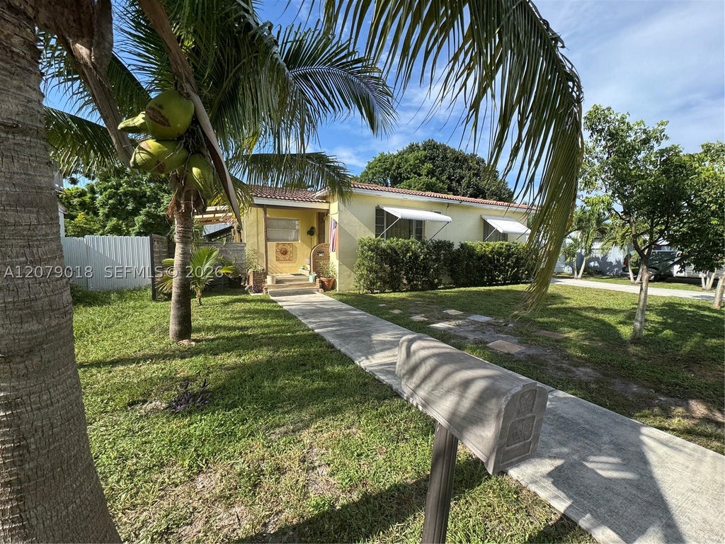 Photo of 2463 Dewey St, Hollywood, FL 33020 (MLS # A12079018)