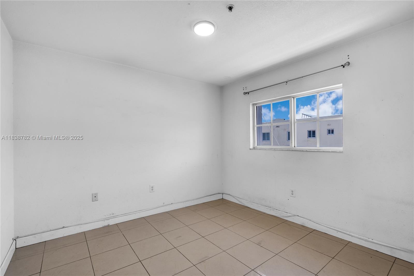 1234 NW 4th St 303