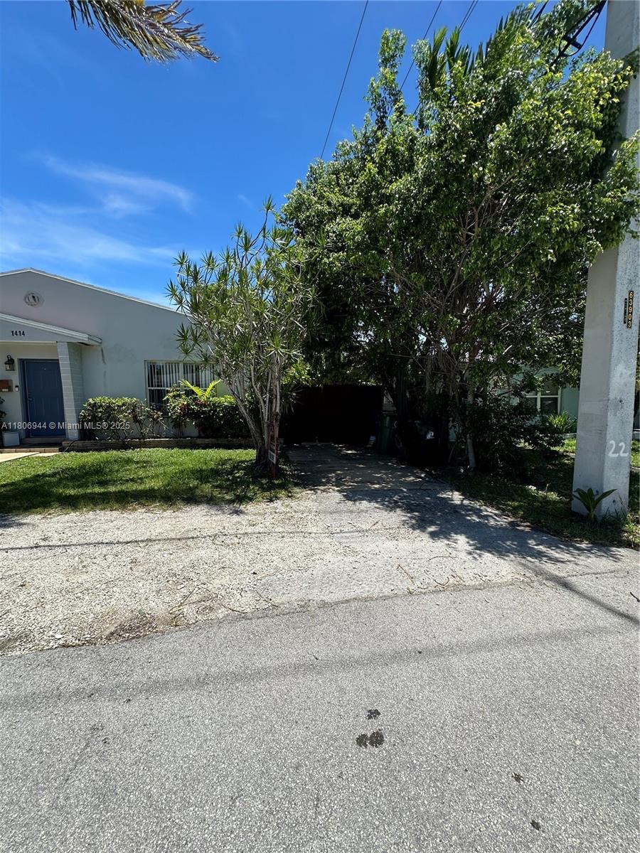Rental Property at 1412 Ne 12th St 1412, Fort Lauderdale, Broward County, Florida - Bedrooms: 1 
Bathrooms: 1  - $1,750 MO.