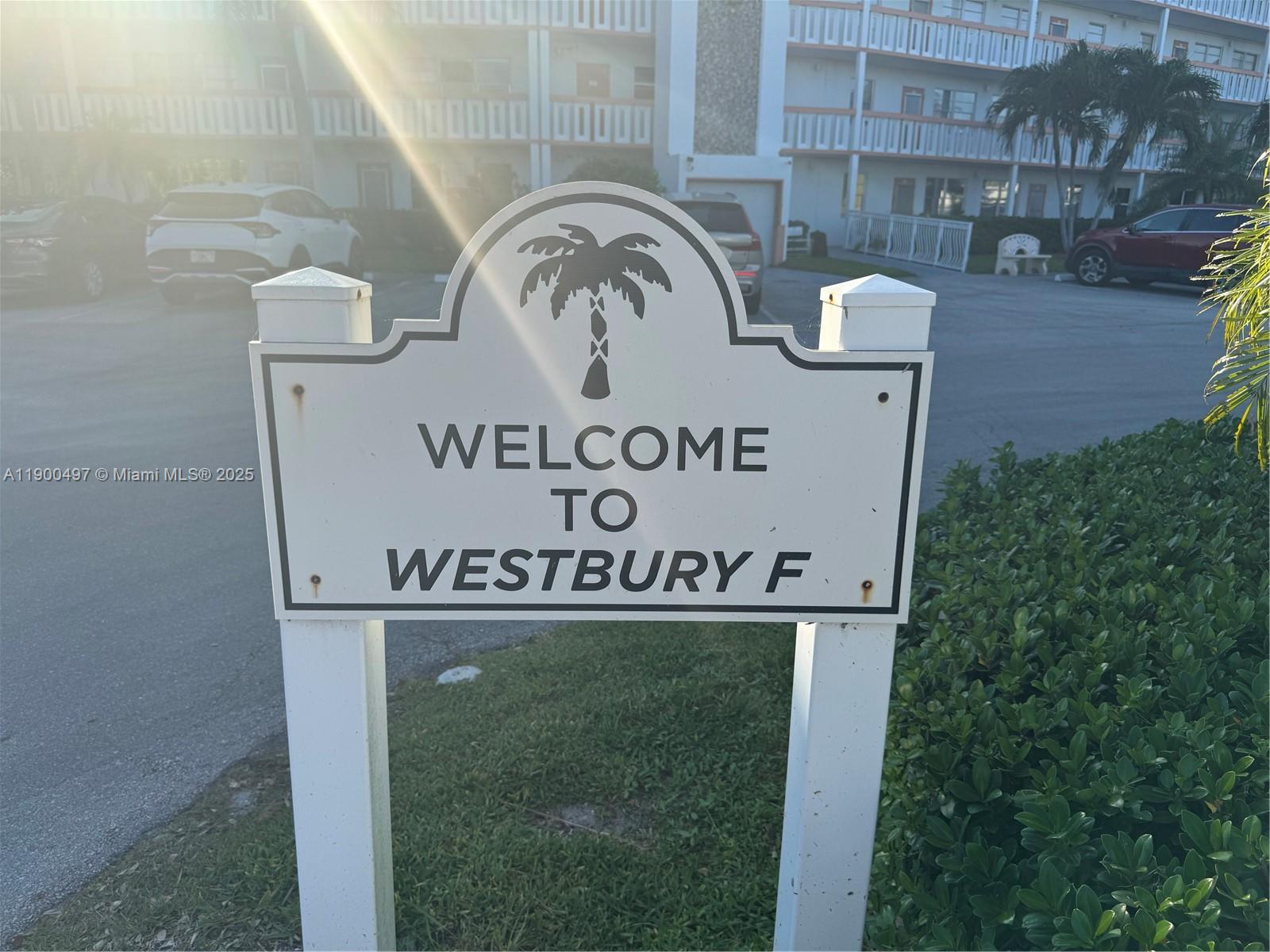 1011 Westbury F 1011