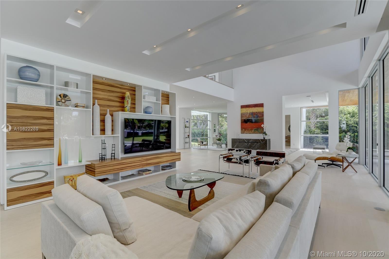 RIO VISTA ISLES - Residential