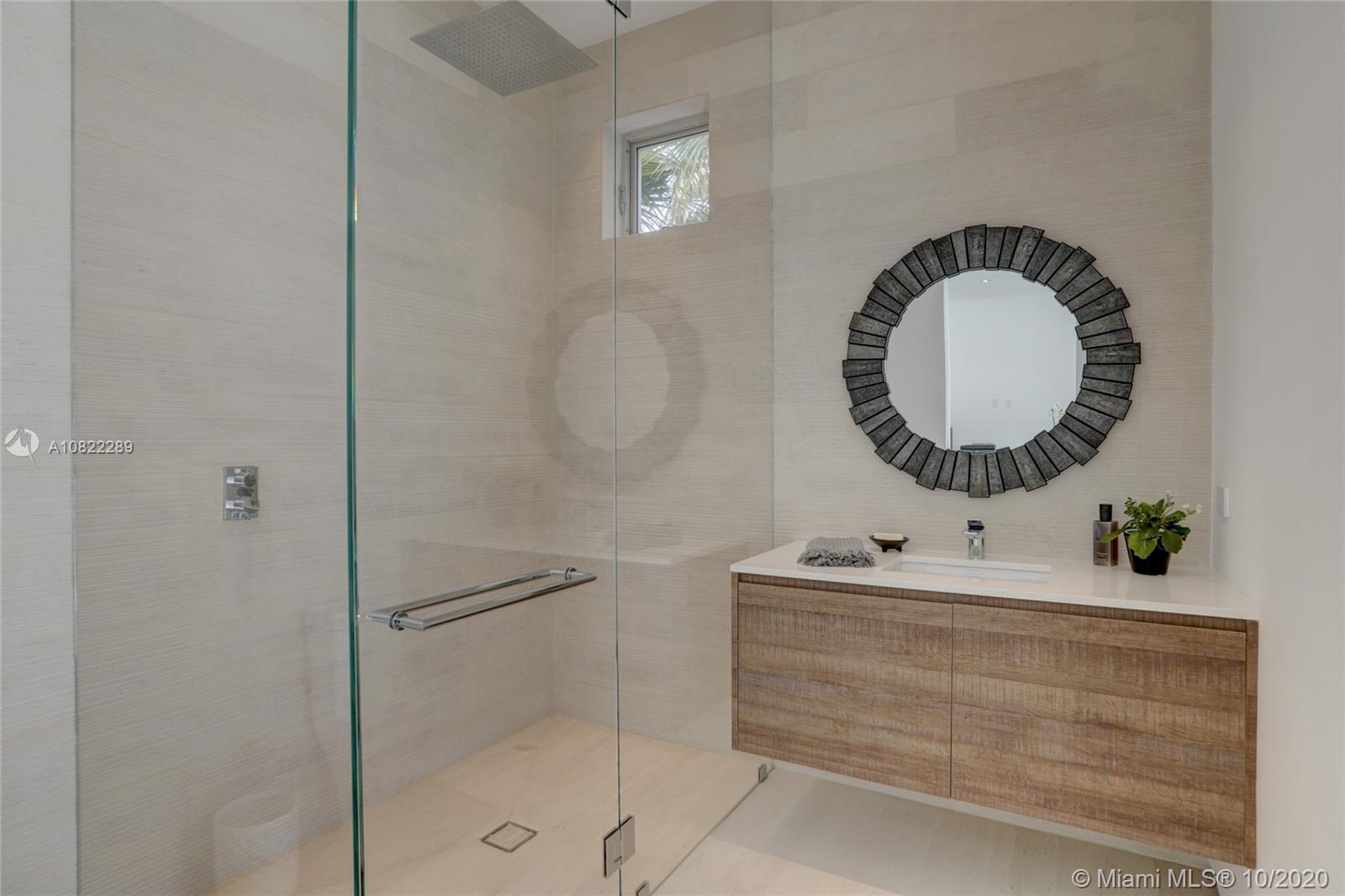 RIO VISTA ISLES - Residential