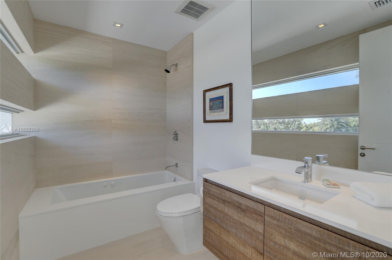 RIO VISTA ISLES - Residential