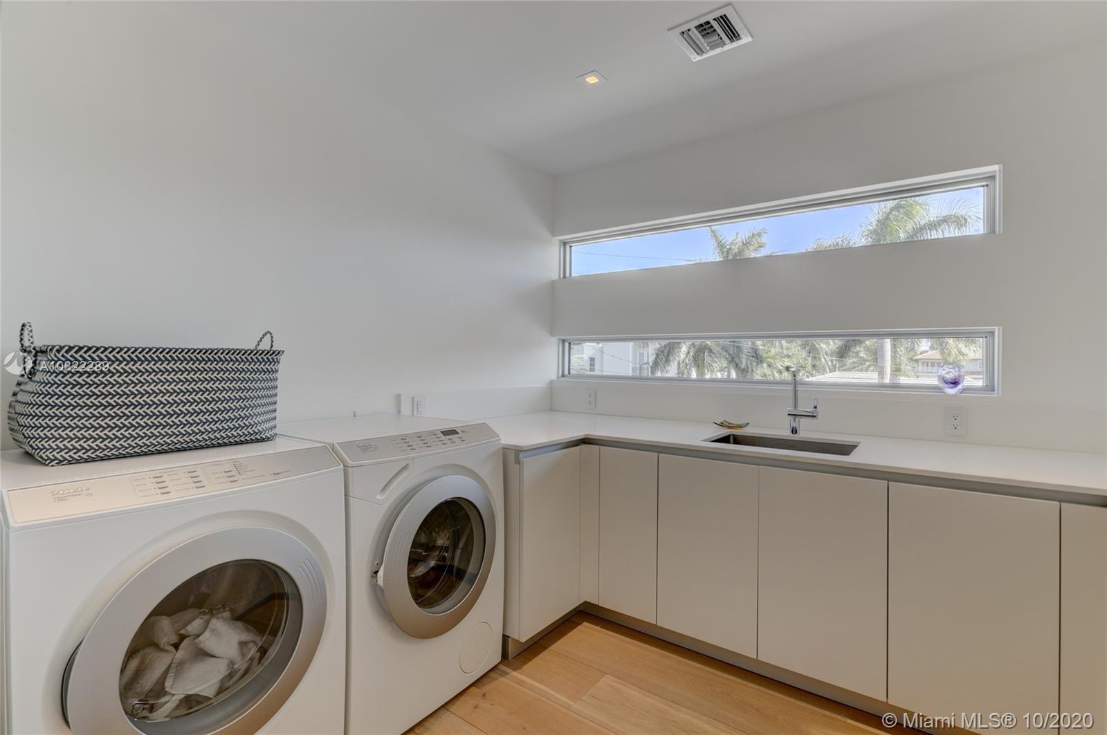 RIO VISTA ISLES - Residential