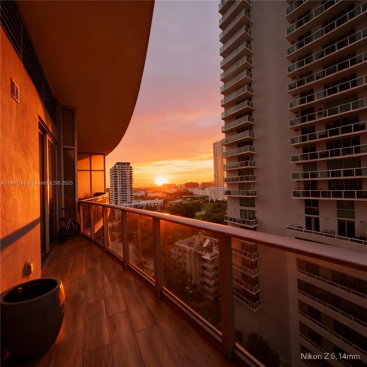 ARIA ON THE BAY CONDO - Residential