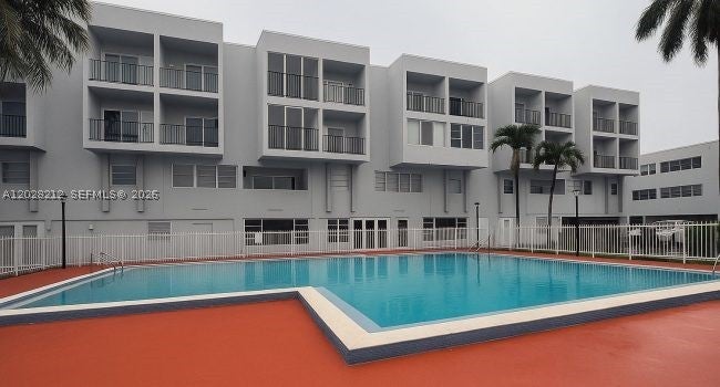 1555 W 44th Pl 203