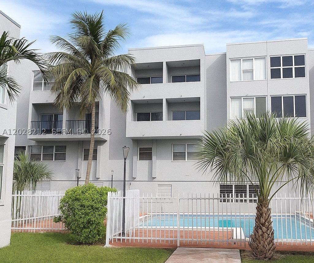 1555 W 44th Pl 203