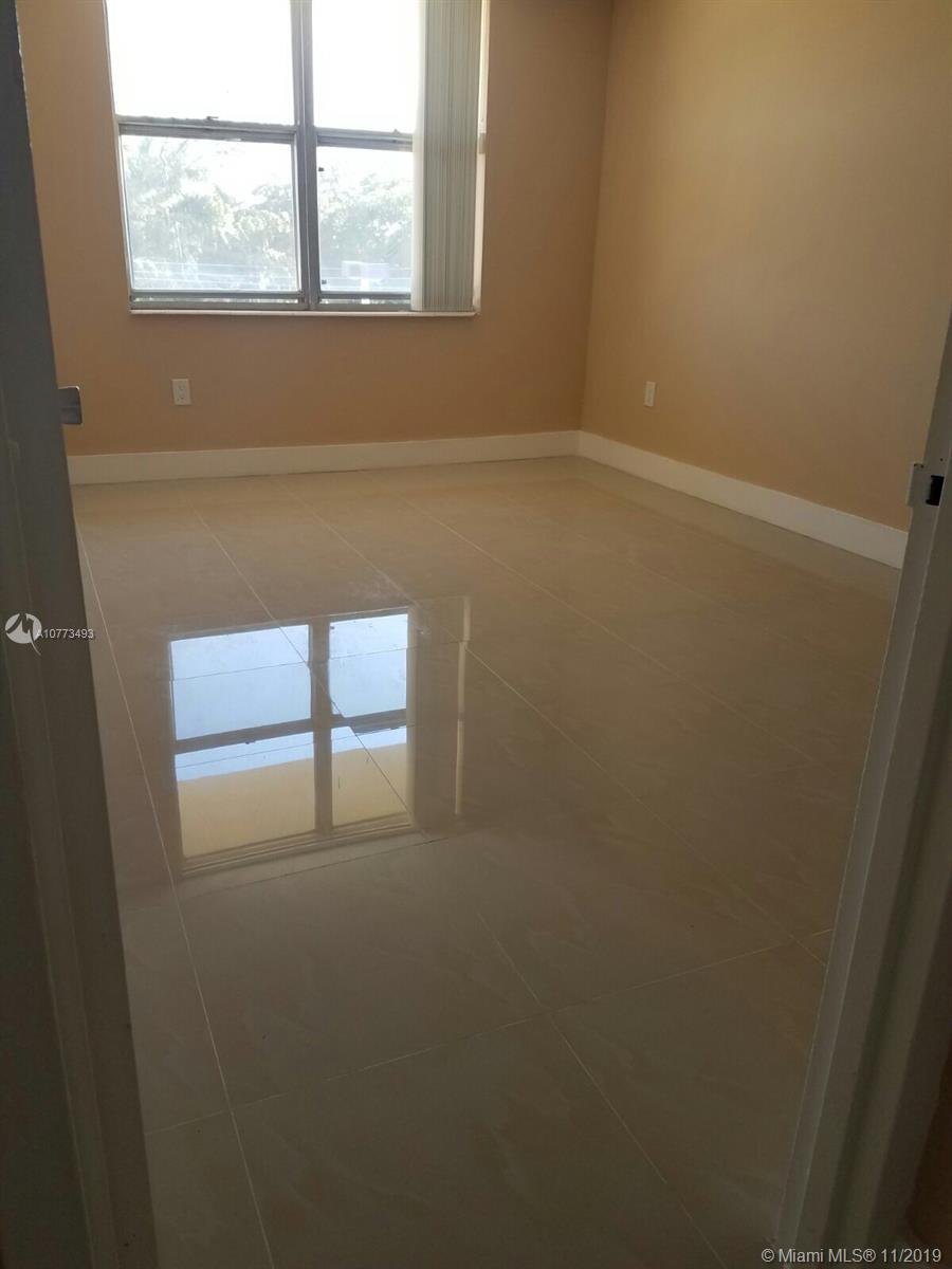 BAYVIEW PALMS CONDO - Residential Lease
