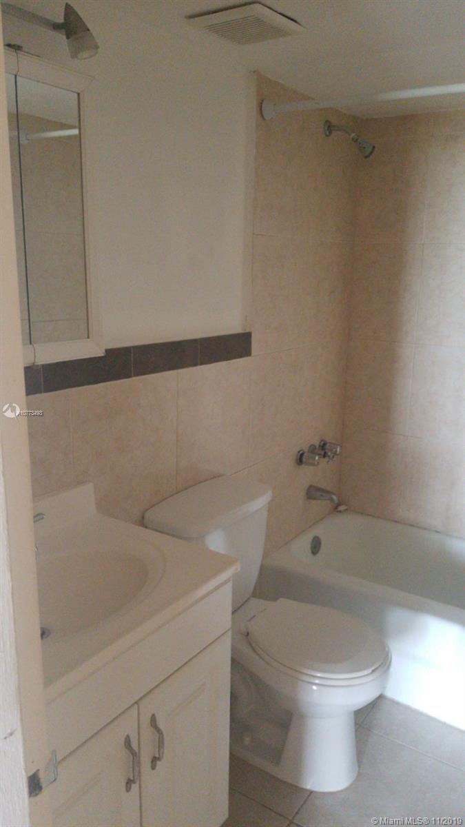 BAYVIEW PALMS CONDO - Residential Lease