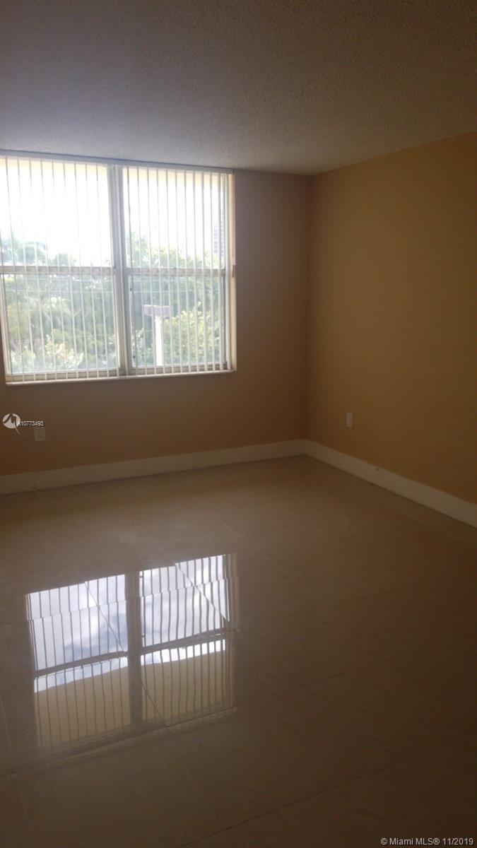 BAYVIEW PALMS CONDO - Residential Lease