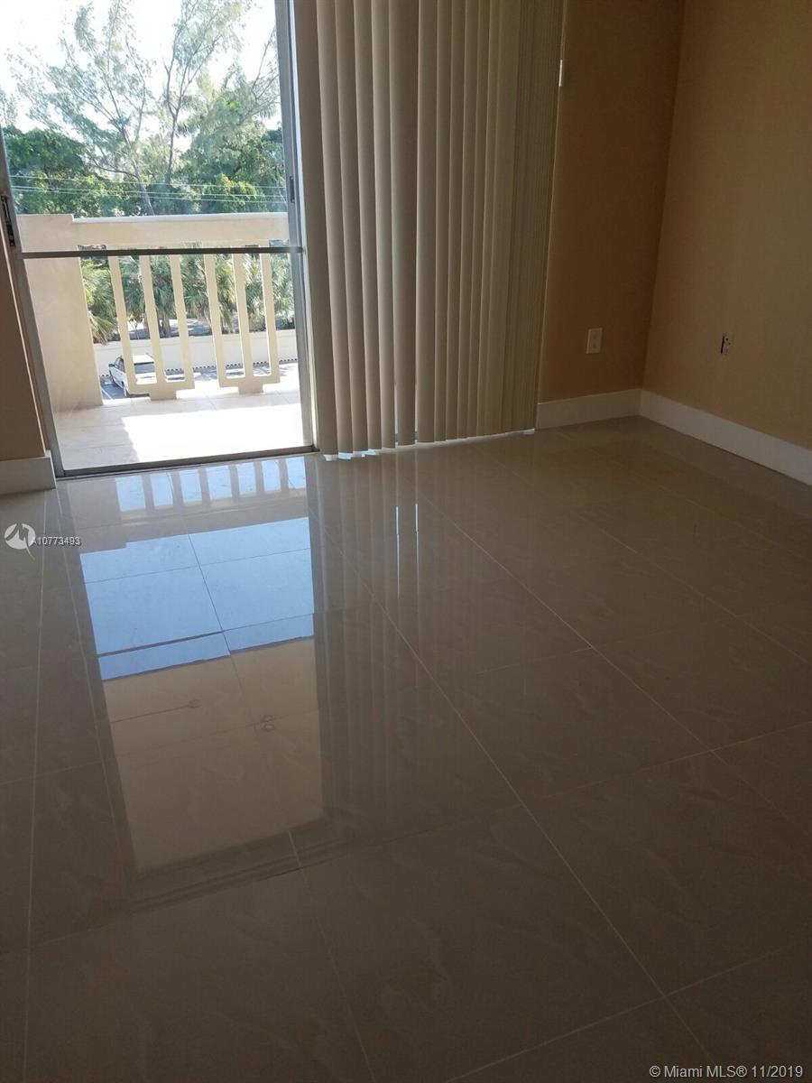 BAYVIEW PALMS CONDO - Residential Lease