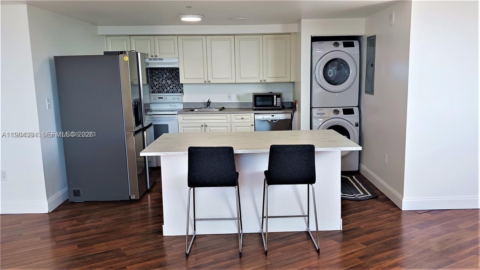 ALTOS DE MIAMI CONDO - Residential Lease