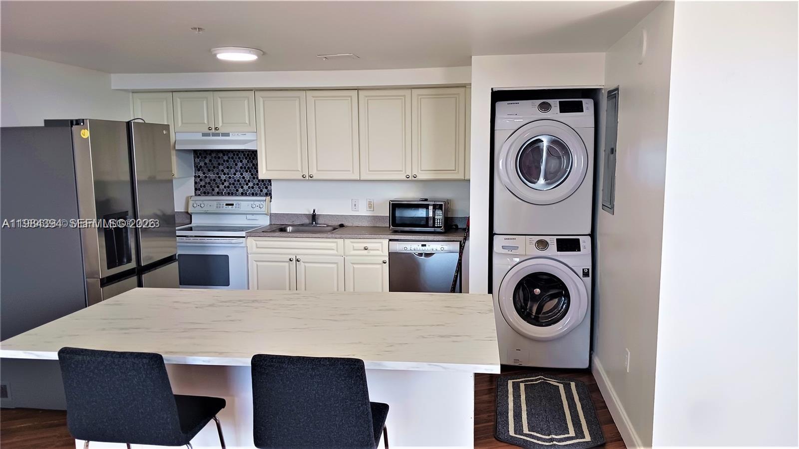 ALTOS DE MIAMI CONDO - Residential Lease