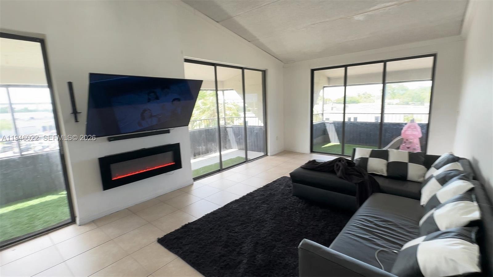 PARKWAY GROVE CONDO PART - Residential