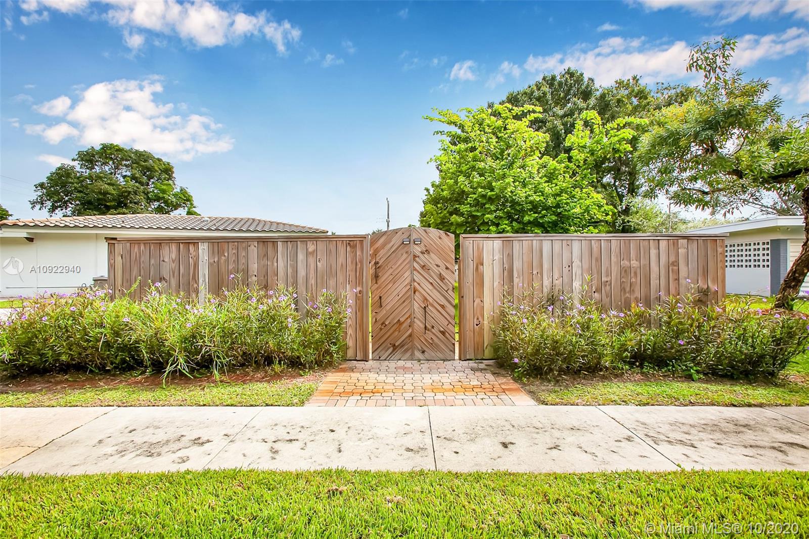 PLANTATION PARK - Residential