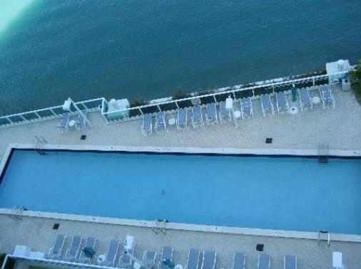 THE FLORIDIAN CONDO - Residential Lease