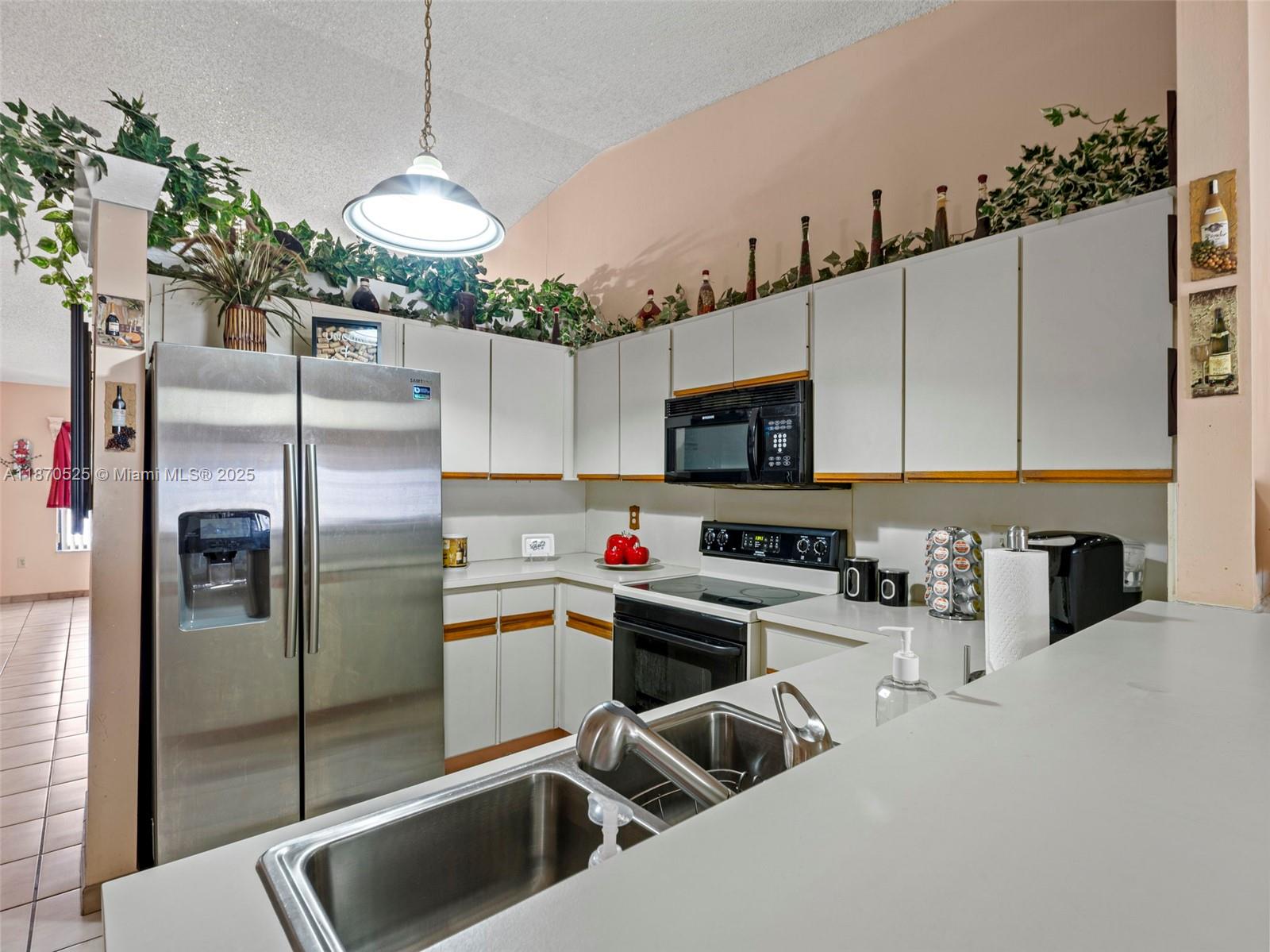 10211 NW 128th Ter