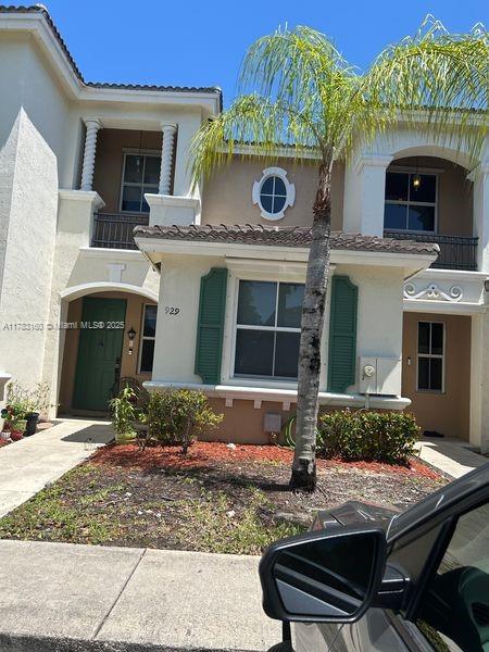 Property for Sale at 929 Ne 42nd Pl, Homestead, Miami-Dade County, Florida - Bedrooms: 3 
Bathrooms: 3  - $380,000