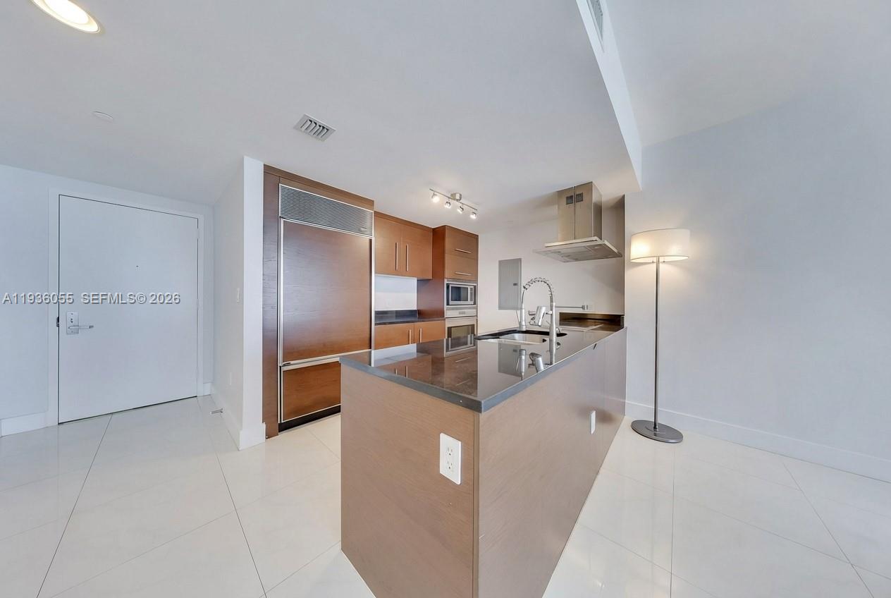 ICON BRICKELL NO TWO - Residential