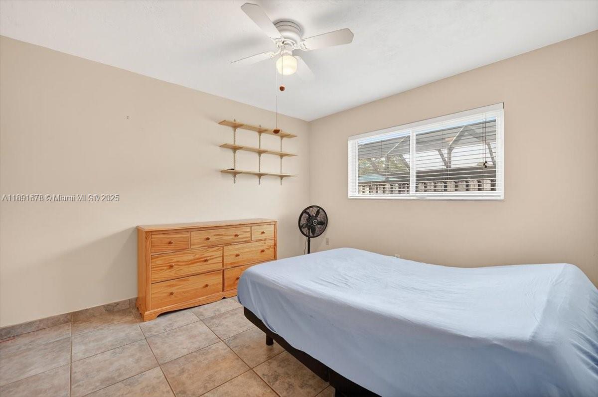 PEMBROKE LAKES SEC 5 - Residential