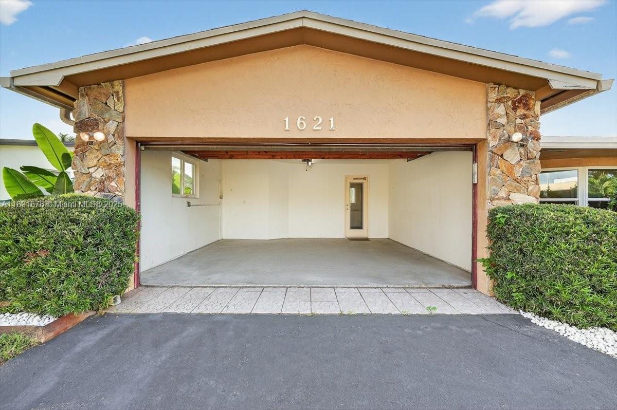 PEMBROKE LAKES SEC 5 - Residential