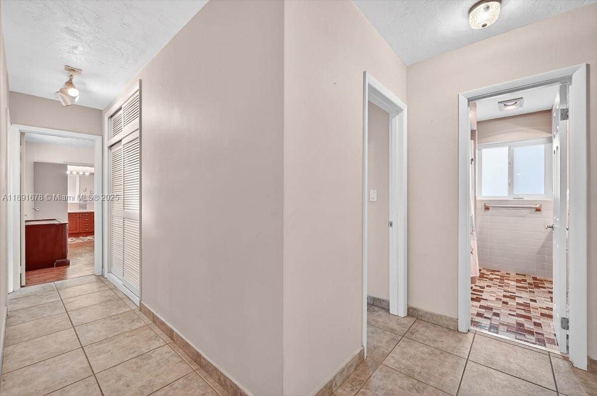 PEMBROKE LAKES SEC 5 - Residential