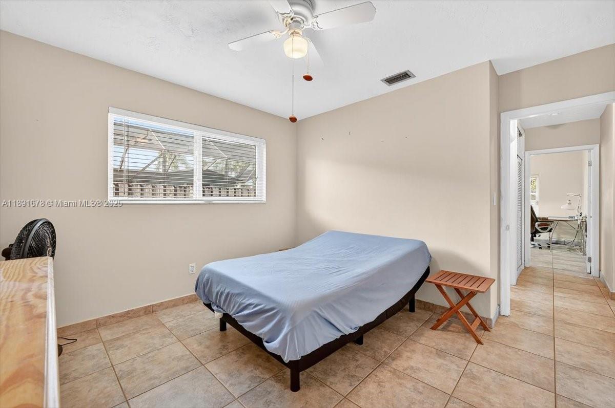 PEMBROKE LAKES SEC 5 - Residential