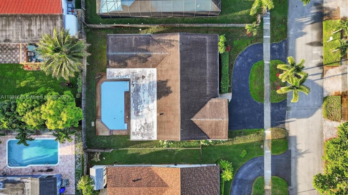 PEMBROKE LAKES SEC 5 - Residential