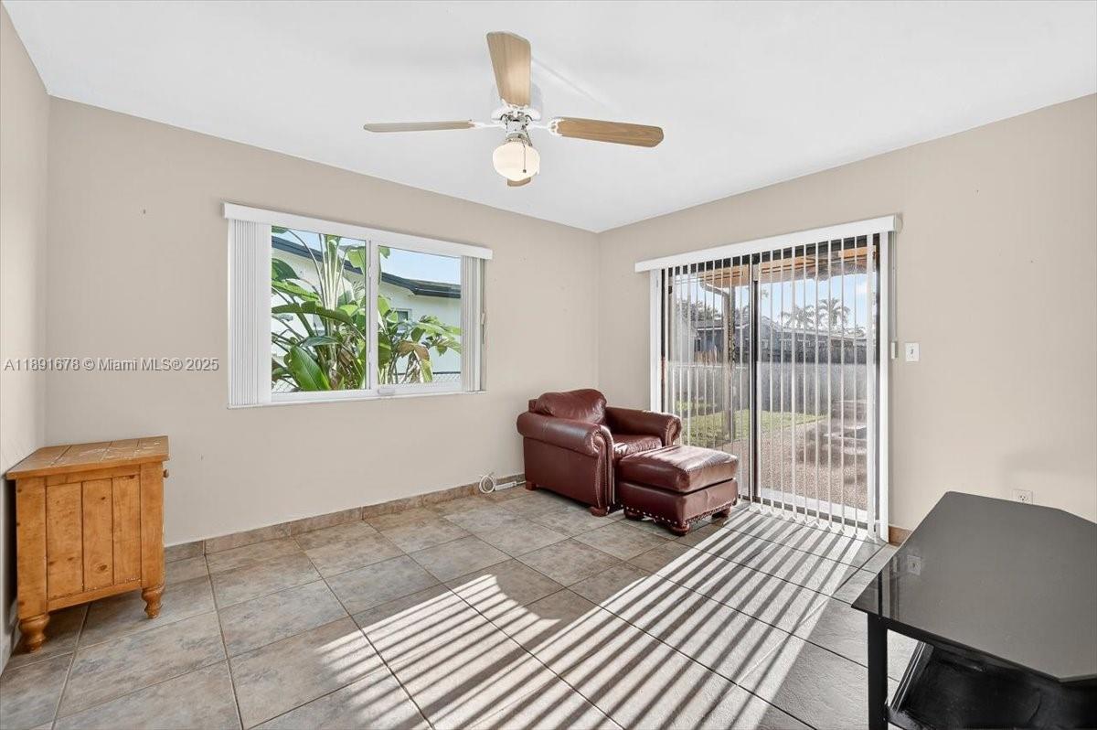 PEMBROKE LAKES SEC 5 - Residential