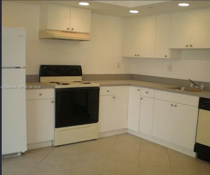 HORIZONS WEST CONDO #7 - Residential