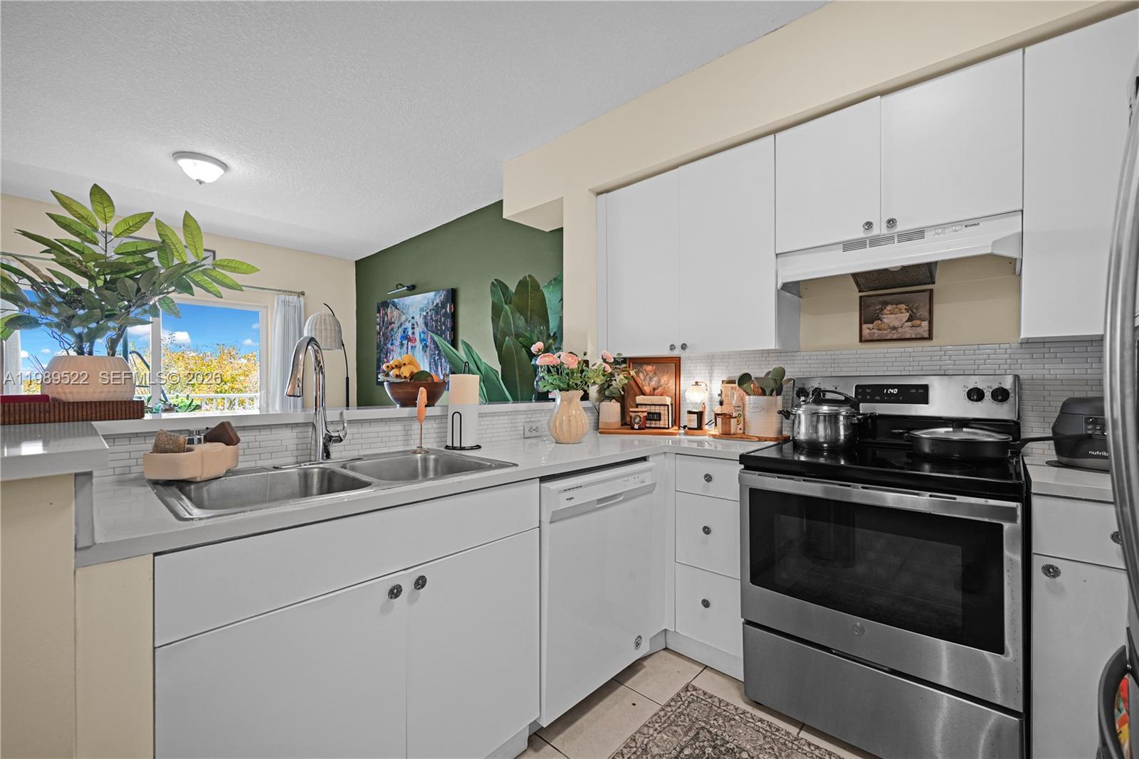 PARADISE POINTE CONDO - Residential