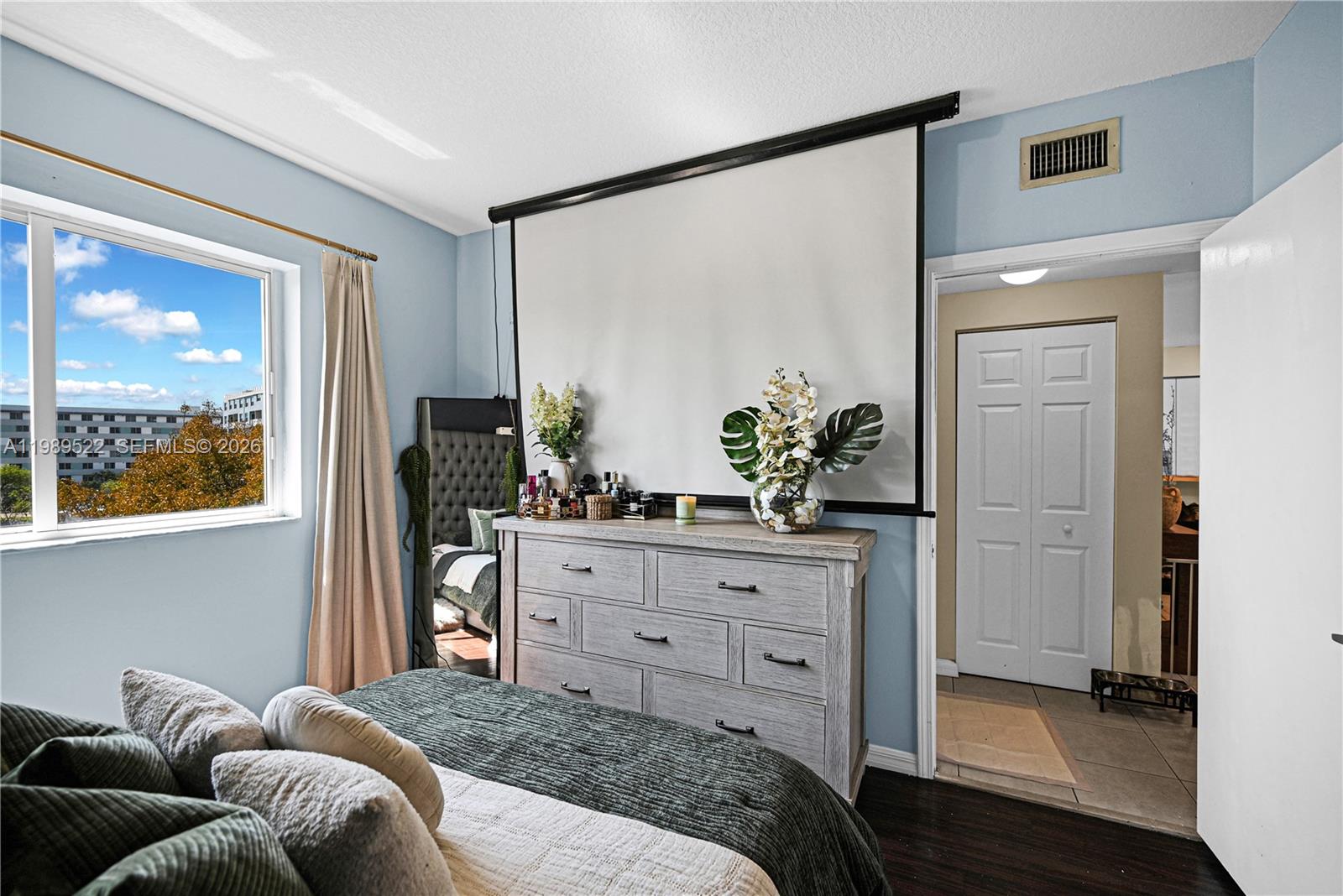 PARADISE POINTE CONDO - Residential