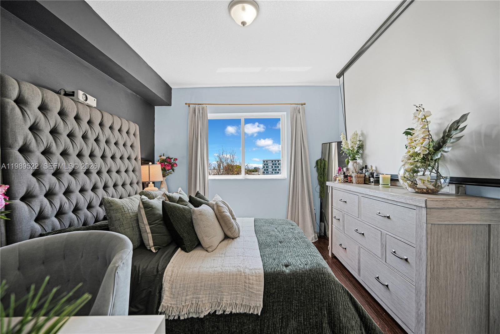 PARADISE POINTE CONDO - Residential