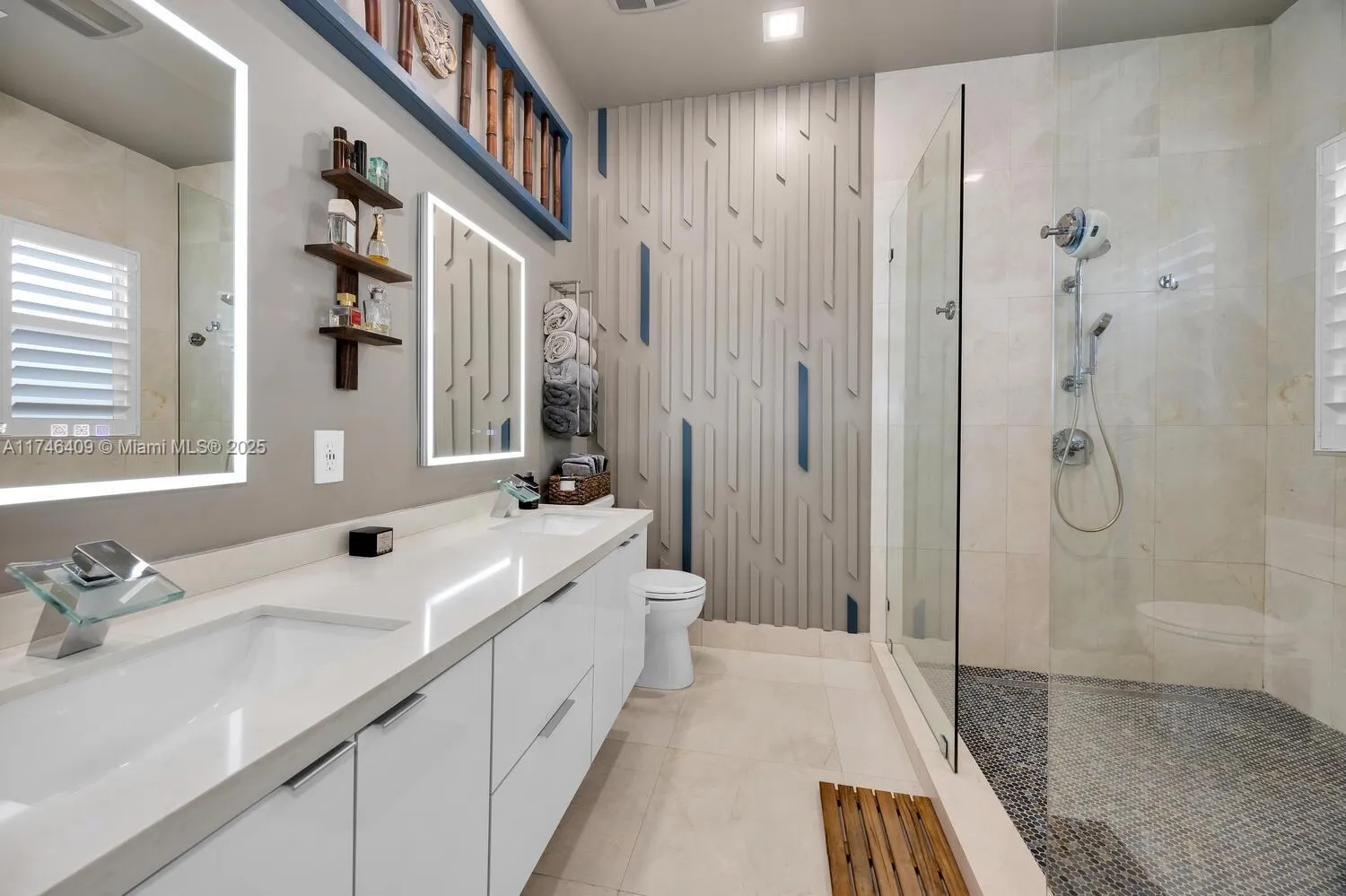 Coral Gables, Florida 33134, United States, 5 Bedrooms Bedrooms, ,4 BathroomsBathrooms,Residential,Active,77291