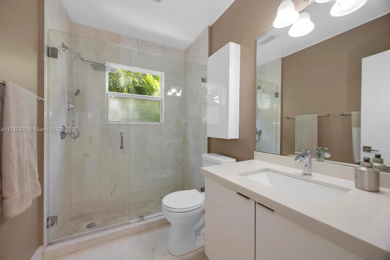 Coral Gables, Florida 33134, United States, 5 Bedrooms Bedrooms, ,4 BathroomsBathrooms,Residential,Active,77291