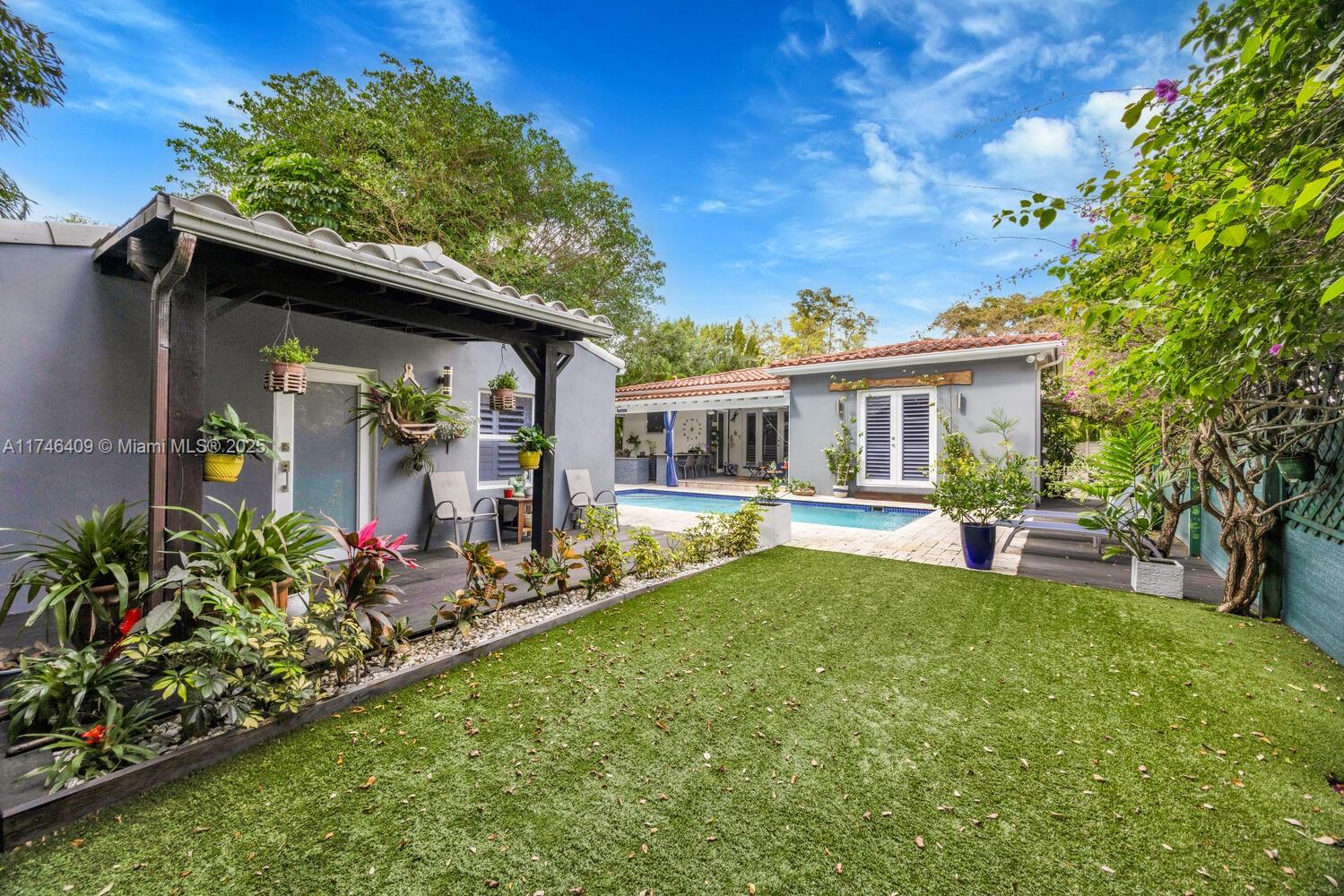 CORAL ESTATES - Residential