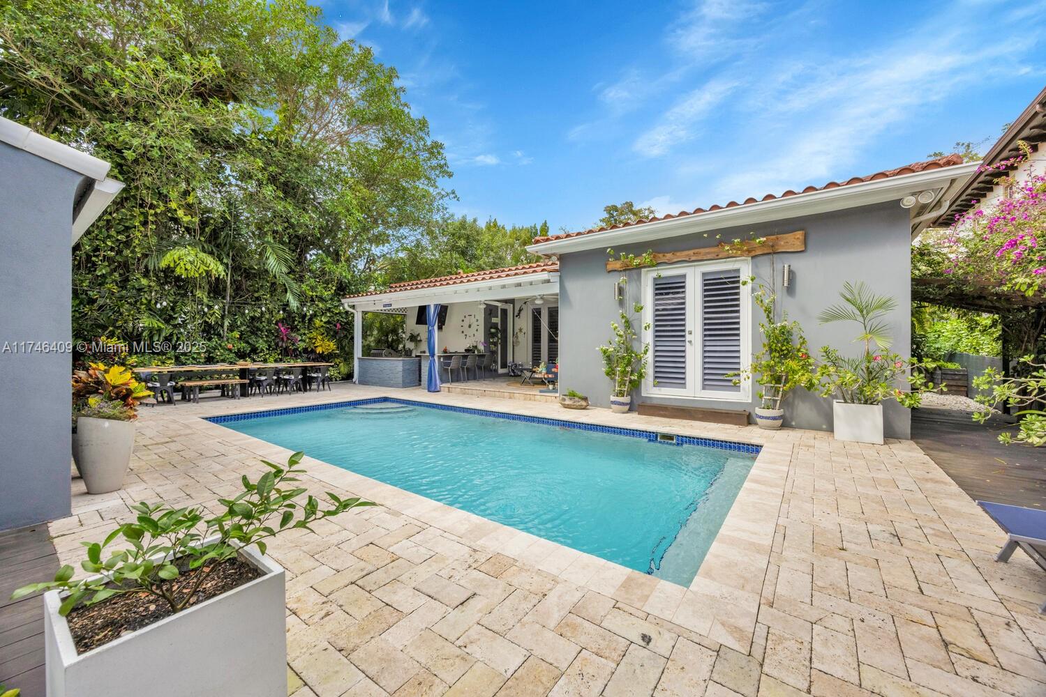 CORAL ESTATES - Residential