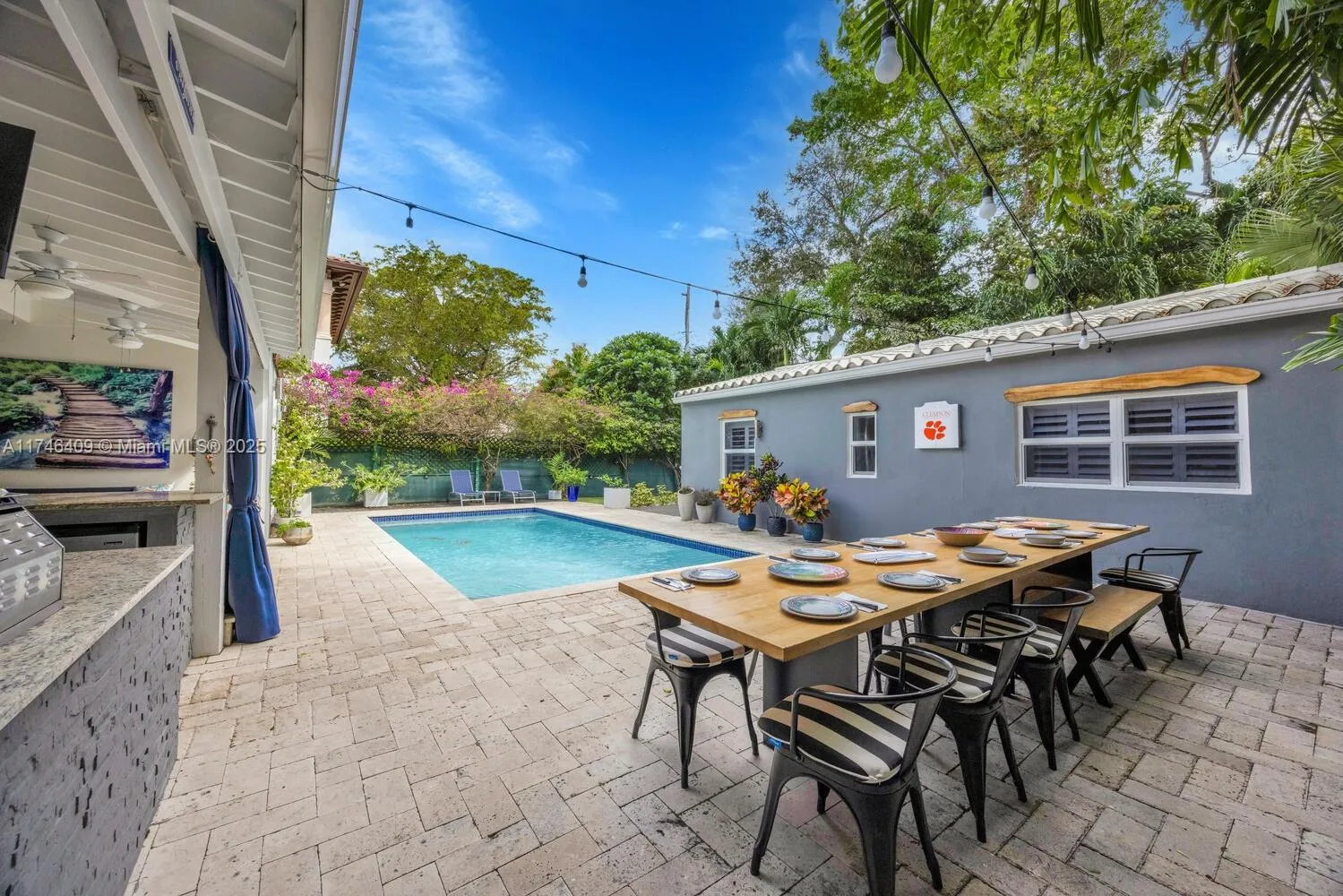 Coral Gables, Florida 33134, United States, 5 Bedrooms Bedrooms, ,4 BathroomsBathrooms,Residential,Active,77291